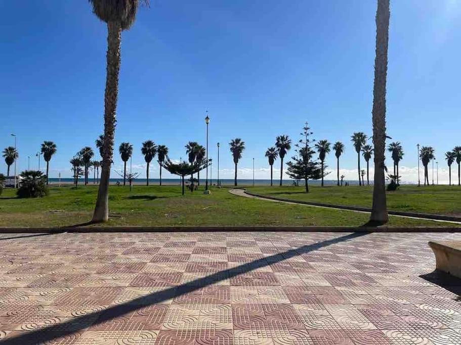 Moderna Y Alegre Vivienda Junto Al Mar . Lejlighed Roquetas de Mar Eksteriør billede